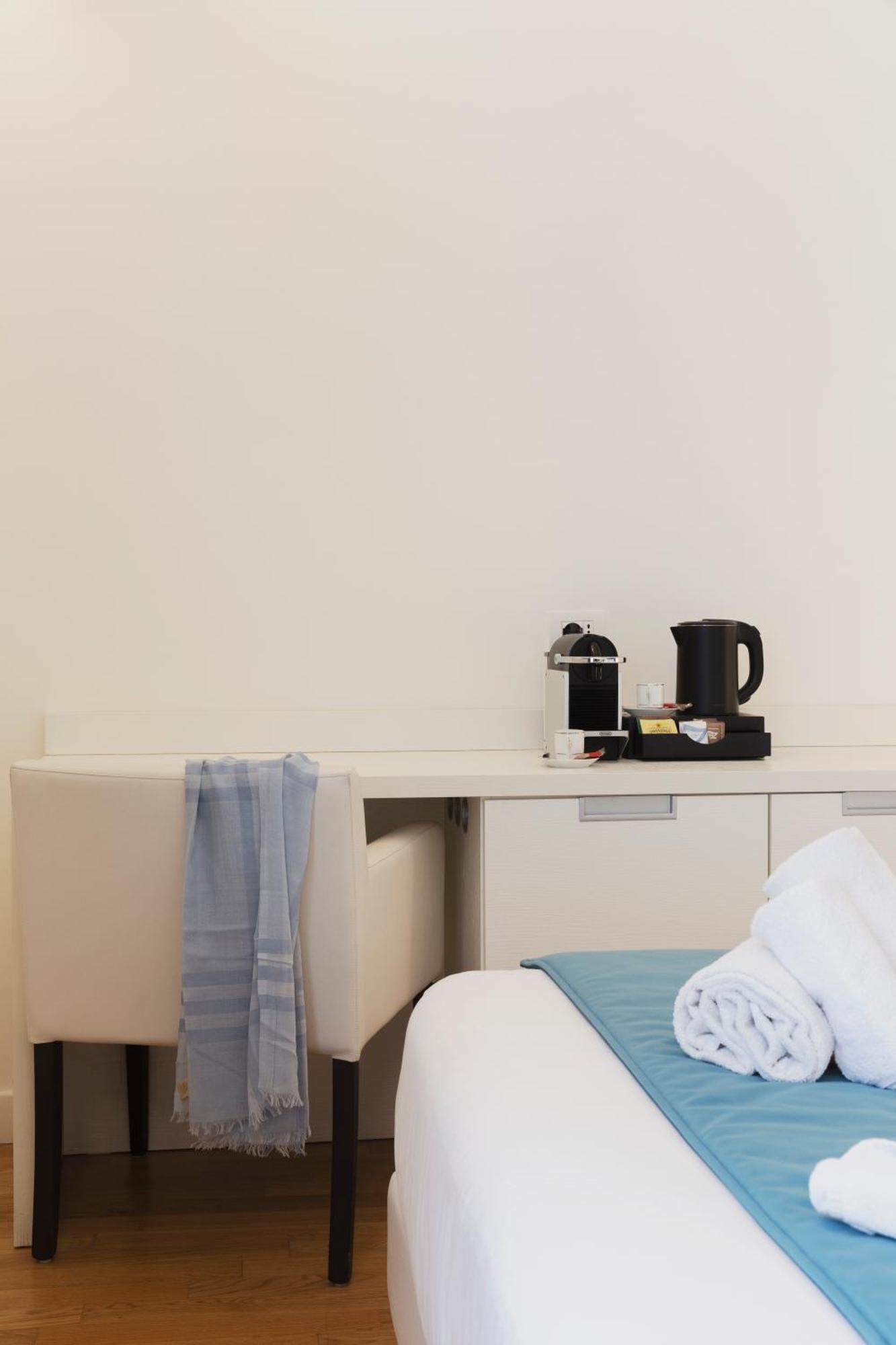 Bed & Breakfast History Essence *